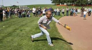 Kevin Costner, sons play catch at ‘Field of Dreams’ site