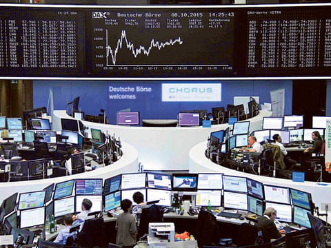 Amid oil rout, investors urged to look at developed market equities in 2016