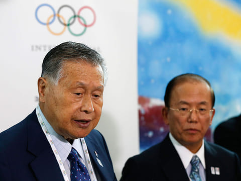 Toshiro Muto, Tokyo 2020 Olympics CEO (right) alongwith Yoshiro Mori, President of the organising commitee, are bracing to steer the Olympics next year alongwith a possible co-existence of COVID-19 pandemic.