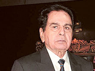 Bollywood stars, PM Modi pay tributes to Indian actor Dilip Kumar's death 