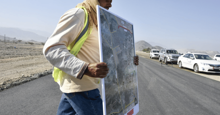 Oman warns of fines of up to OMR1,000 for violating midday work ban
