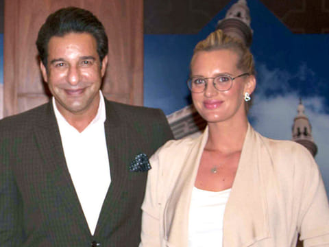  Wasim Akram with his wife Shaniera Thompson during a visit to Sharjah International Book Fair.