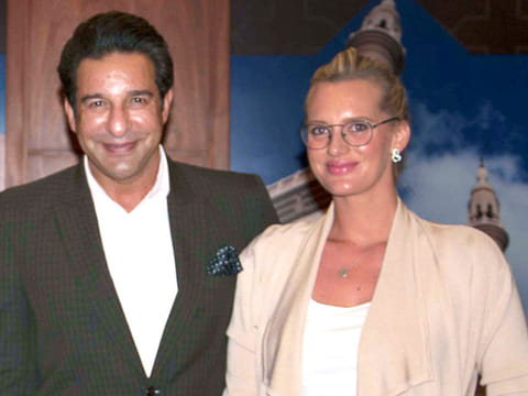 Wasim Akram with his wife Shaniera Thompson during a visit to Sharjah International Book Fair.