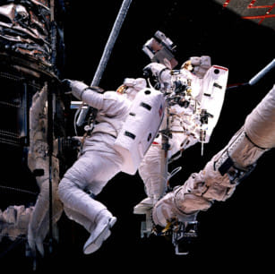 February 15, 2017: Astronauts replace Hubble sensor