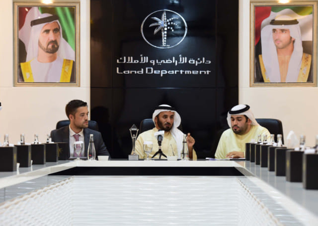 1.2011080-1943638076