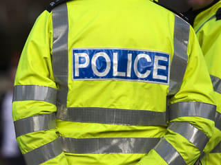 Fear of police: UAE cops help woman overcome it