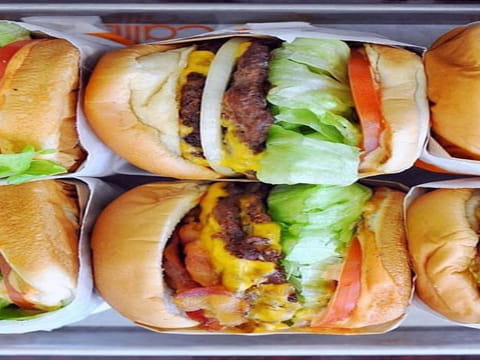FAcebook.com/CaliBurger
