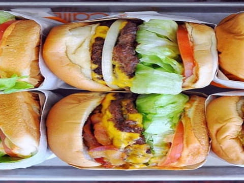 FAcebook.com/CaliBurger