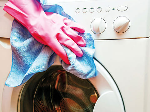 The Ministry of Human Resources and Emiratisation (MOHRE) warned residents and citizens not to hire maids through social media and instead employ domestic workers through approved agencies. 