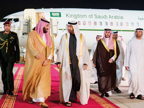 Mohammad Bin Zayed receives Mohammad Bin Salman.