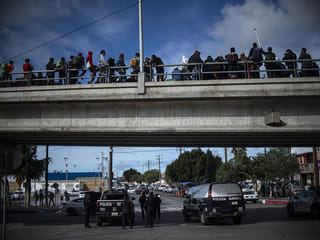US Supreme Court lifts order barring deportations using wartime law