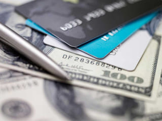 Dubai: The bank demanded late payment fees despite paying the credit card installment on time