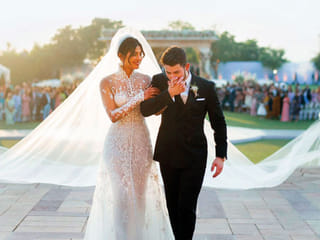 New York journalist calls Priyanka Chopra 'scam artist'; Bollywood reacts