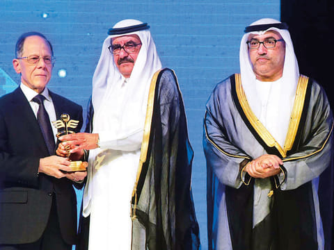 Shaikh Hamdan Bin Rashid presents the Grand Hamdan International Award to Frederick S. Kaplan, professor of orthopaedic molecular medicine in the US, in the presence of Abdul Rahman Mohammad Al Owais in Dubai.