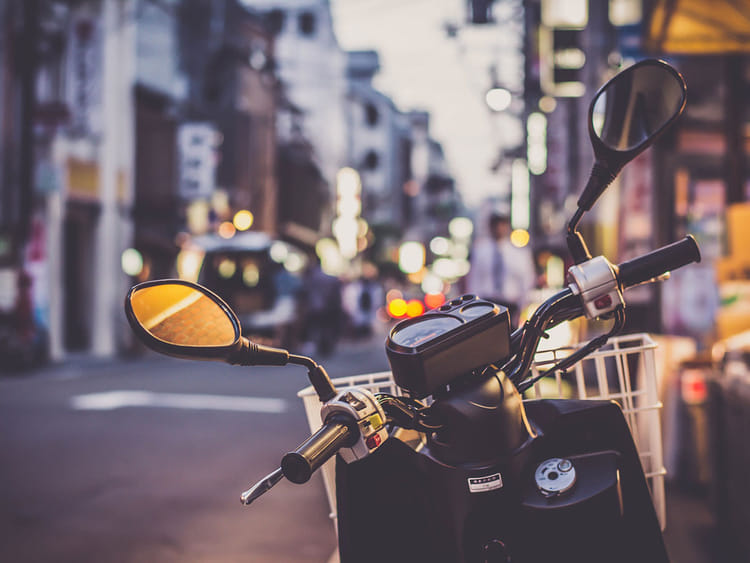 scooter-2792992_1920