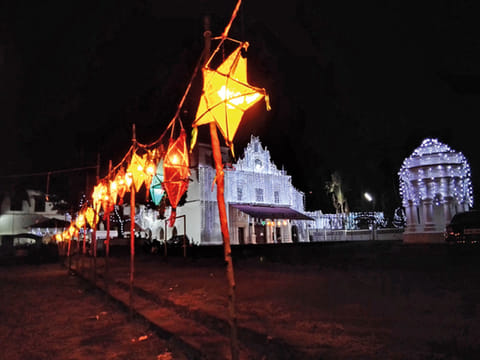 As yuletide descends on the tiny state of Goa, everywhere you look, you can see a stunning array of stars, cribs and decorative lighting fronting practically every house, church and building transforming the quiet, sleepy villages into something almost ethereal.