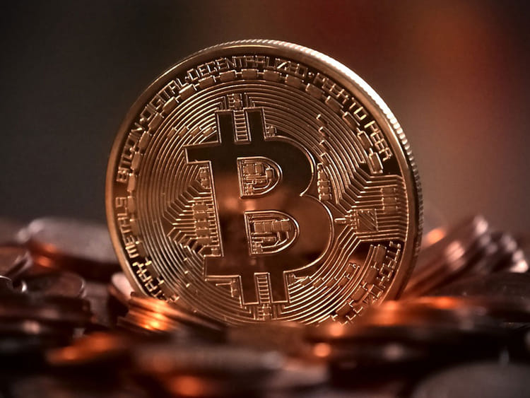 bitcoin-2007769_960_720