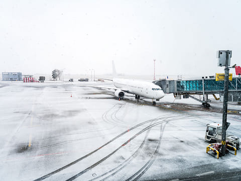 US Midwest and Southeast were being hit with the first wave of heavy snow and rain expected in the central United States through the weekend — high as 6 to 10 inches of snow recorded across several states and additional snowfall predicted.