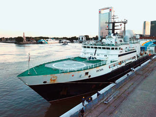 Could enemies target undersea cables that link the world?