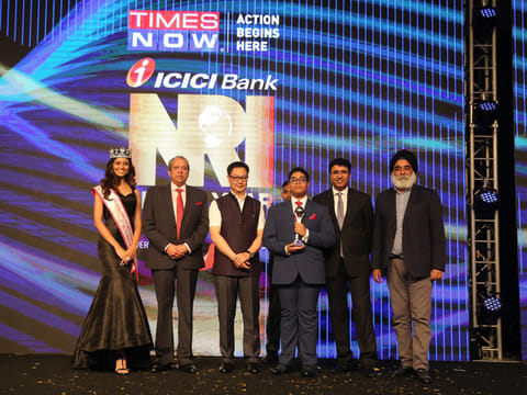 Dubai teen wins NRI award