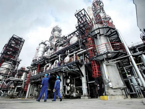 A crude oil refinery. (Image is for illustration purposes only.)
