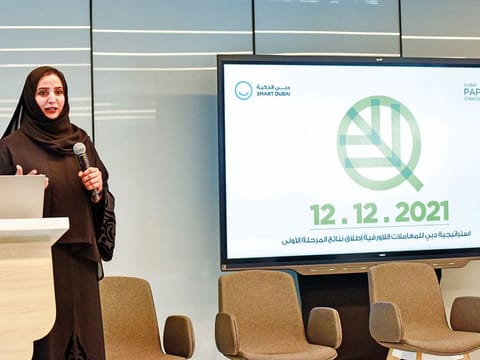 Dr Aisha Bint Butti Bin Bishr outlines Dubai Government’s ‘paperless’ milestones at a press conference