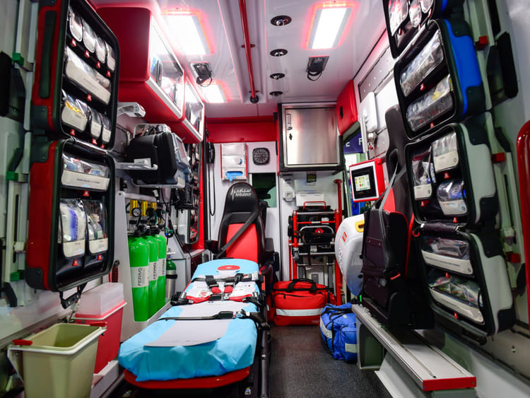 NAT_190128_FORD-AMBULANCE_VS-2-1548682777505