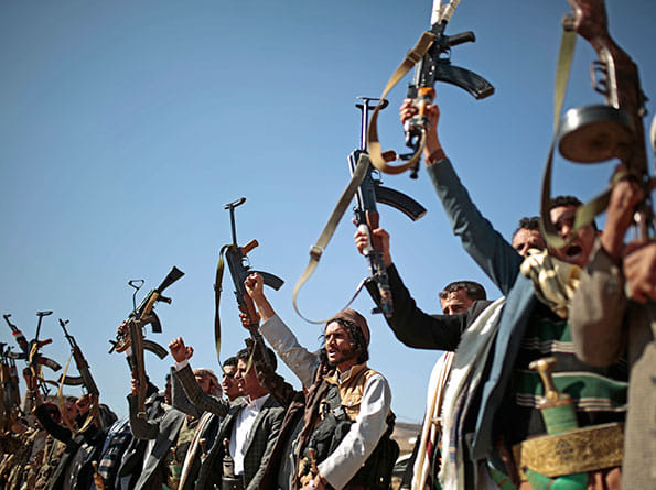 tribesmen loyal to Al Houthi rebels