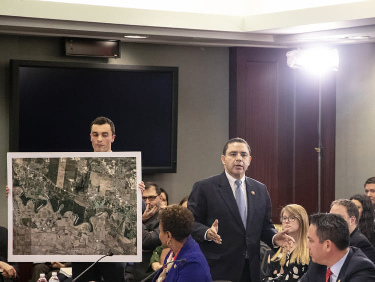 opn-Democrats-meeting-1549372527532