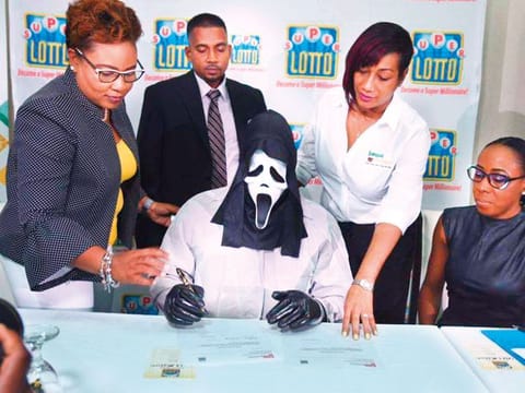 Lottery winner wears ‘Scream’ mask to hide identity after hitting $1.5M jackpot.