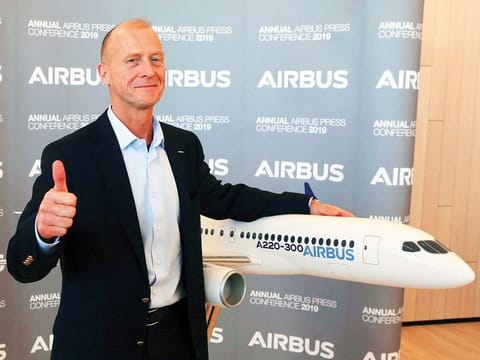 Airbus CEO Tom Enders thumbs up before the presentation of Airbus 2018 results in Toulouse, southern France, Thursday, February14, 2019. 