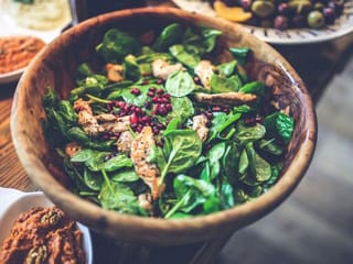 Late dinners affect women worst, can lead to heart disease