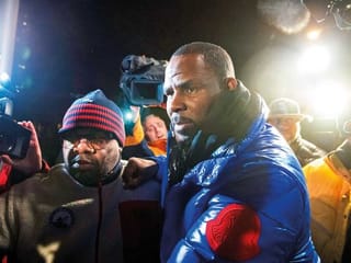 R Kelly met underage girl while on trial for child porn