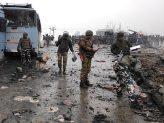 India and Pakistan must talk to reduce tension