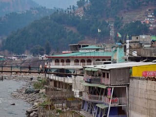 As it happened: Tension mounts after Indian fighter jets cross Kashmir frontier, bomb camps 