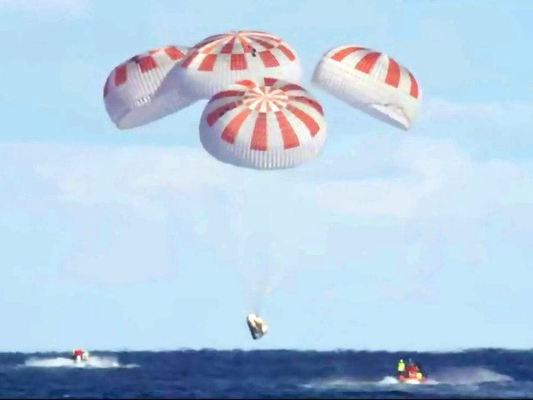 SpaceX_Crew_Capsule_36484