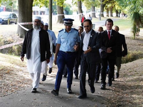 Dr Al Nuaimi met the imams who briefed him with the latest developments