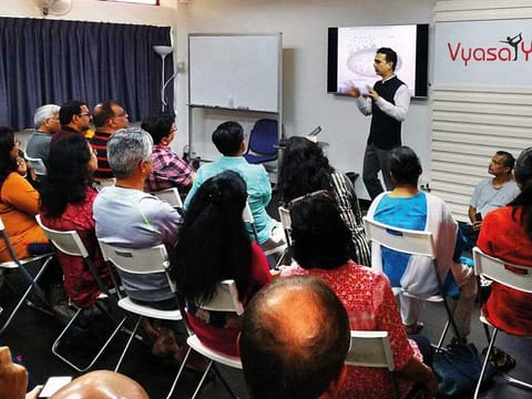 Dr Pramod Tripathi conducts a workshop in Pune with patients as part of his Freedom From Diabetes programme. 