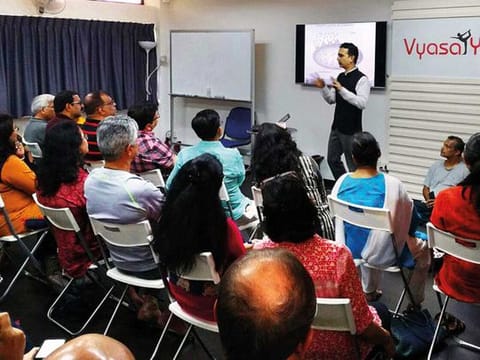 Dr Pramod Tripathi conducts a workshop in Pune with patients as part of his Freedom From Diabetes programme. 