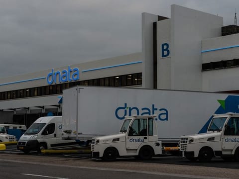 Dnata has announced an agreement to purchase the remaining 50 per cent of its UK in-flight catering joint-venture, Alpha LSG, from the LSG Group