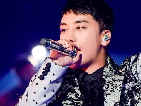Singer Seungri 
