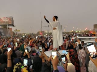 Unknown lady ignites Sudan protests with chants