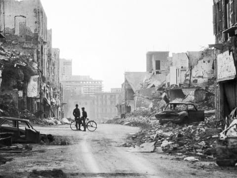 Destroyed neighbourhoods in Beirut during Lebanon’s Civil War in 1975.