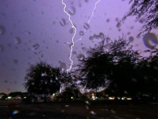 Don’t use your mobile phones during thunderstorms, warns UAE Crisis Authority 