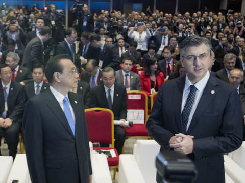 Croatia's Prime Minister Andrej Plenkovic, right, and his Chinese counterpart Li Keqiang attend the beginning of the Summit of Central and Eastern Europe and China in Dubrovnik, Croatia, Friday, April 12, 2019.