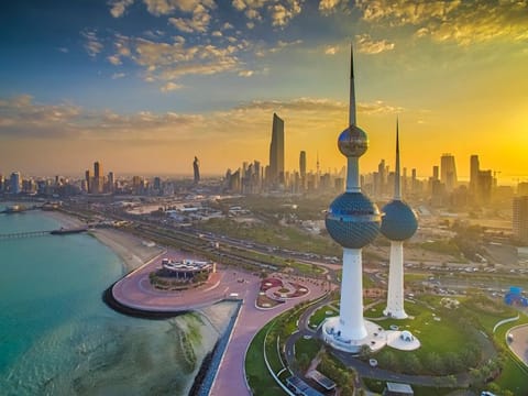 Last month, Kuwaiti authorities unveiled a set of requirements for home delivery personnel, including the necessity of having an official health certificate and observing a uniform.