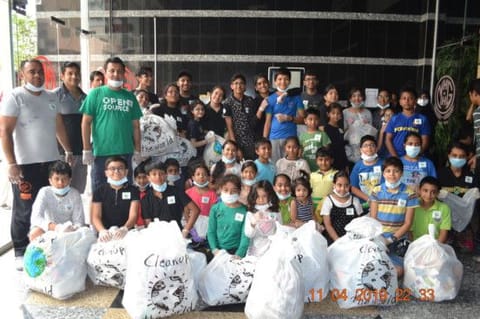 Sharjah residents clean up streets in Al Nahda