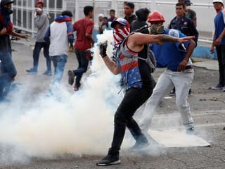US says 3 senior officials plotting to oust Maduro