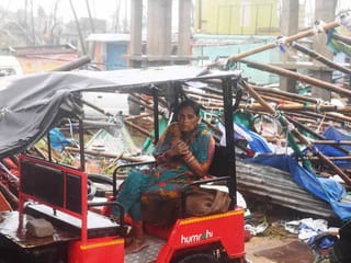 Video: Monster India cyclone Fani kills eight, heads for major city