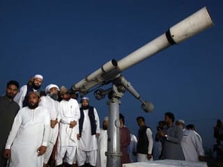 Naya Pakistan: Scientific committee formed to end moon-sighting confusion